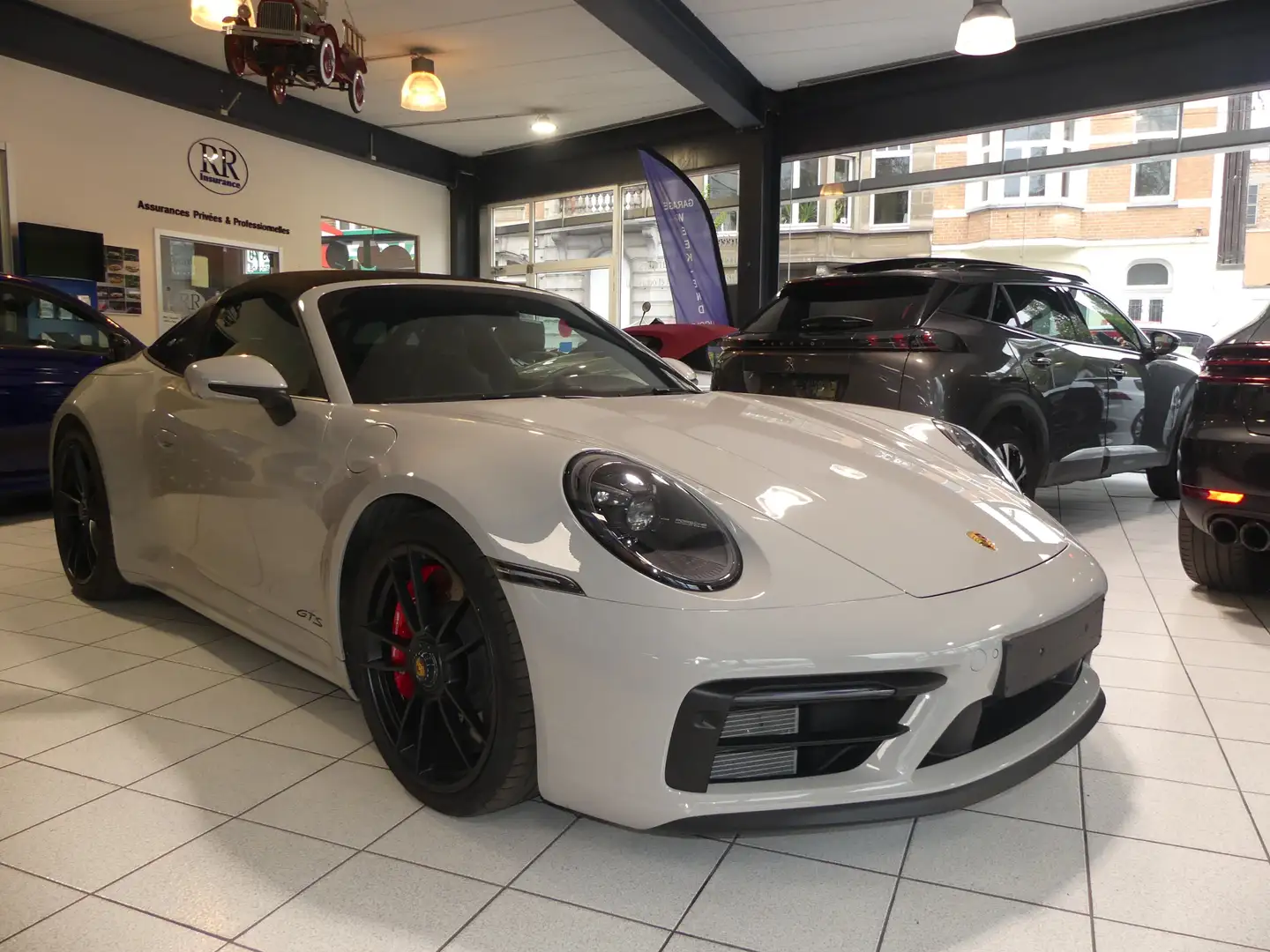 Porsche Targa 911 Carrera 4 GTS 3.0 Bi-Turbo PDK 7700 KM Grau - 2