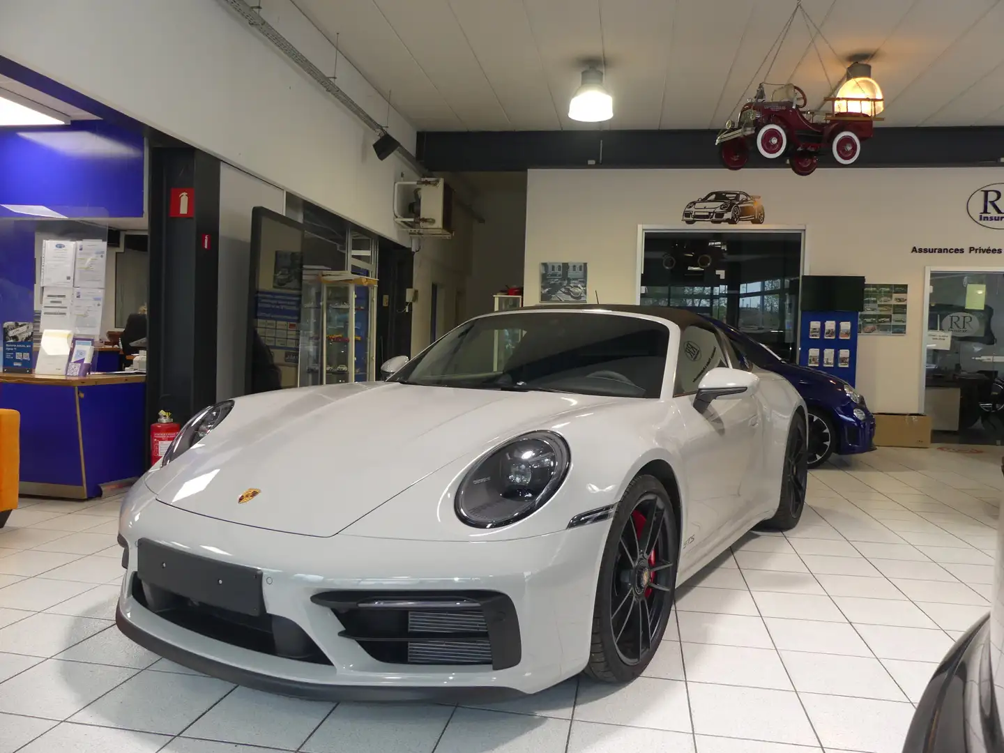 Porsche Targa 911 Carrera 4 GTS 3.0 Bi-Turbo PDK 7700 KM Grau - 1