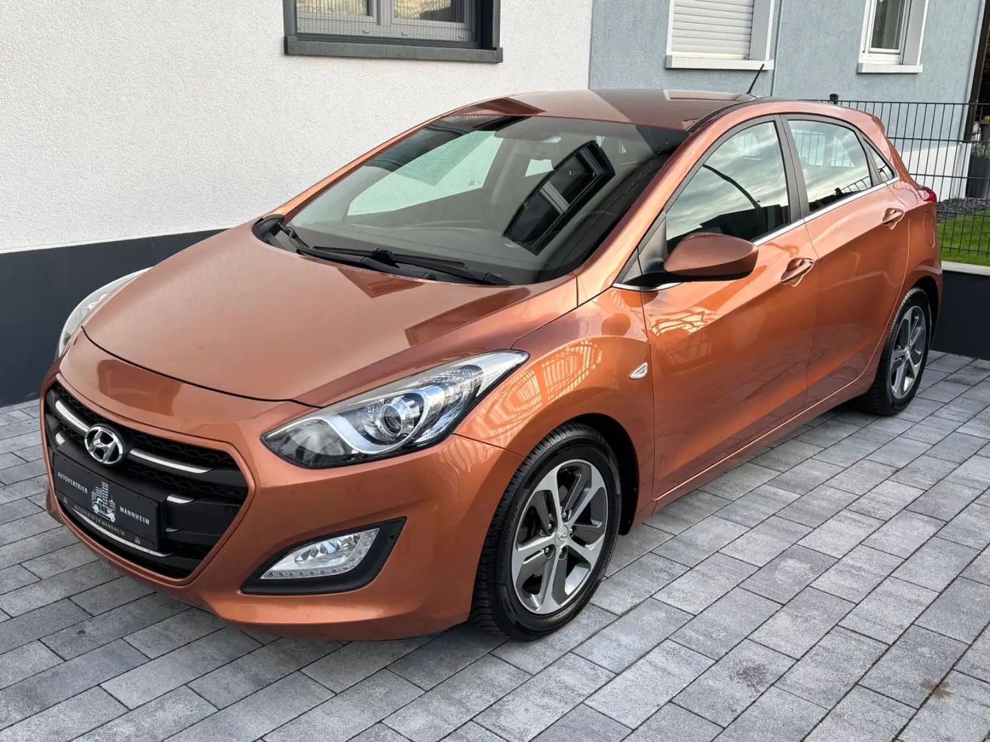 Hyundai i30 YES! /1.HAND/KLIMA/PDC/EURO6 Orange - 1