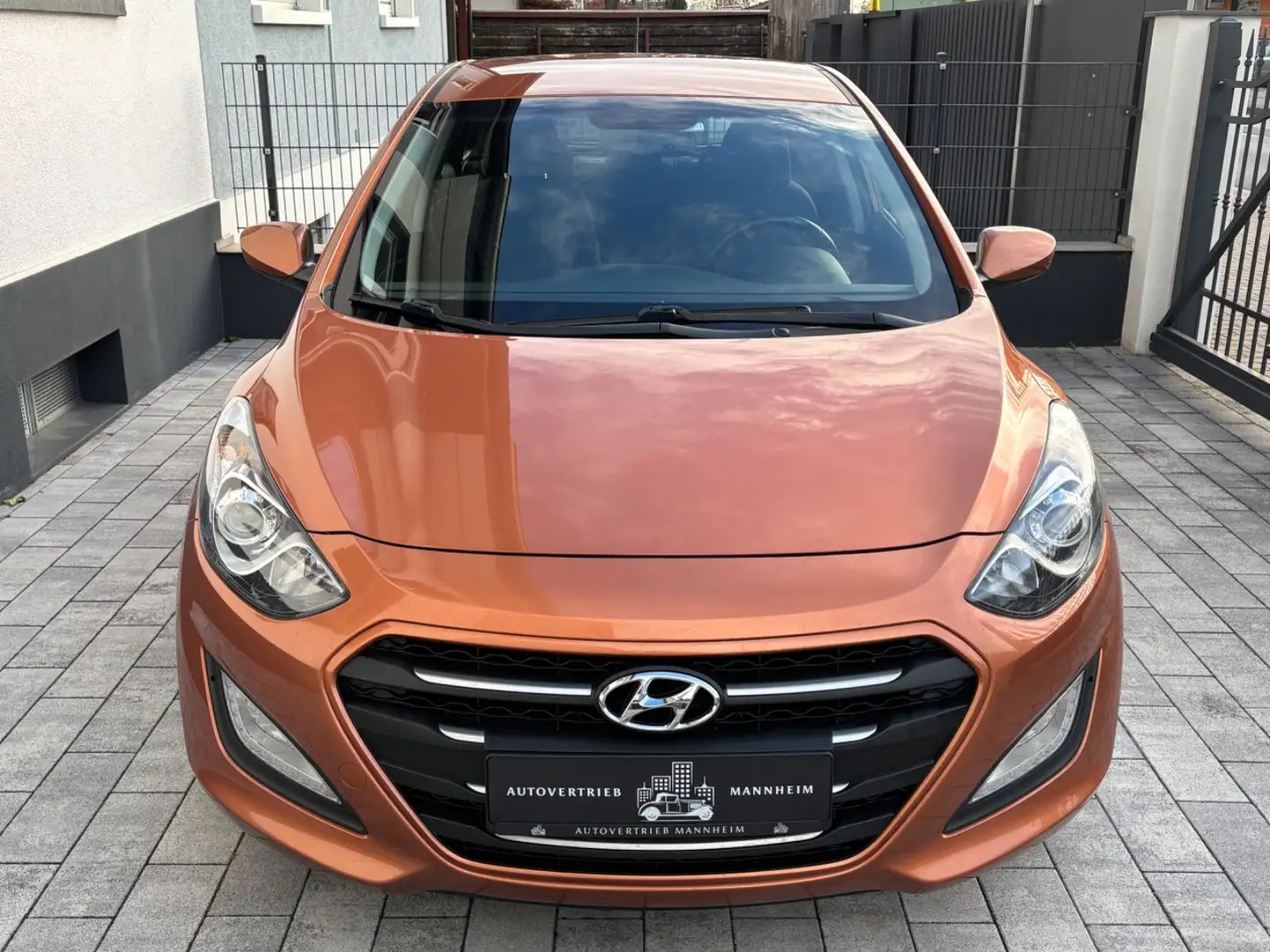 Hyundai i30 YES! /1.HAND/KLIMA/PDC/EURO6 Orange - 2