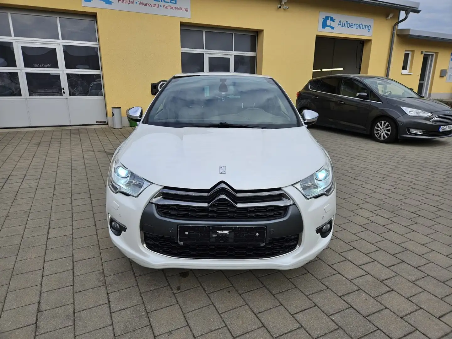 Citroen DS4 SportChic*Xenon*Leder*Navi*8Fach Bereift Weiß - 2
