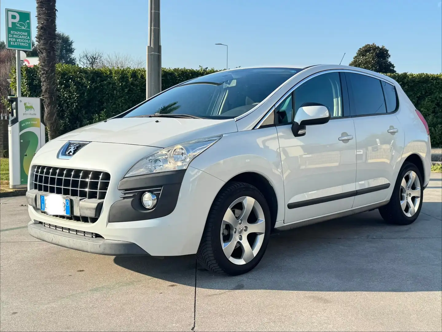 Peugeot 3008 3008 I 1.6 hdi 16v Tecno robot fap Weiß - 1