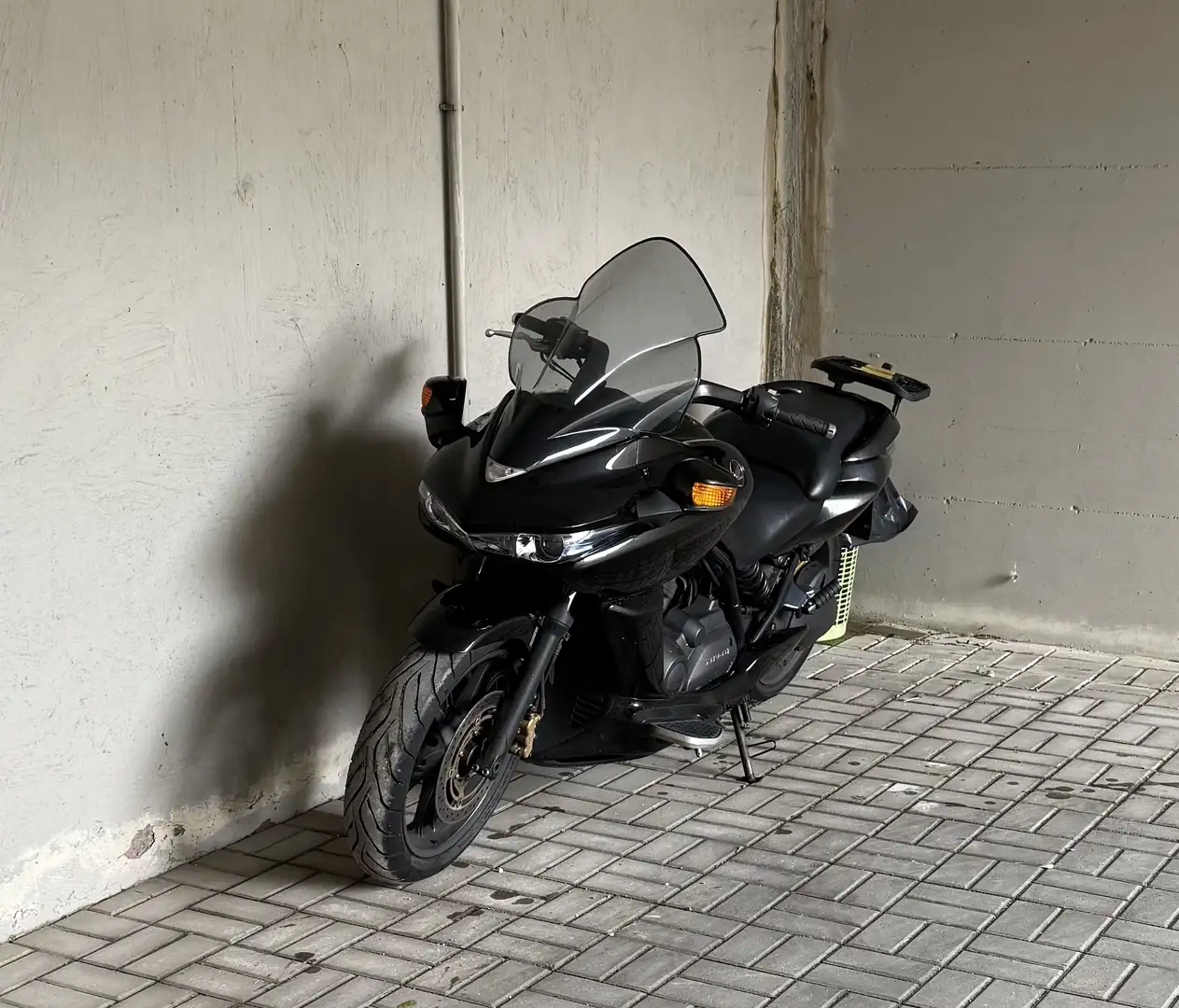 Honda DN-01 Serie - 1