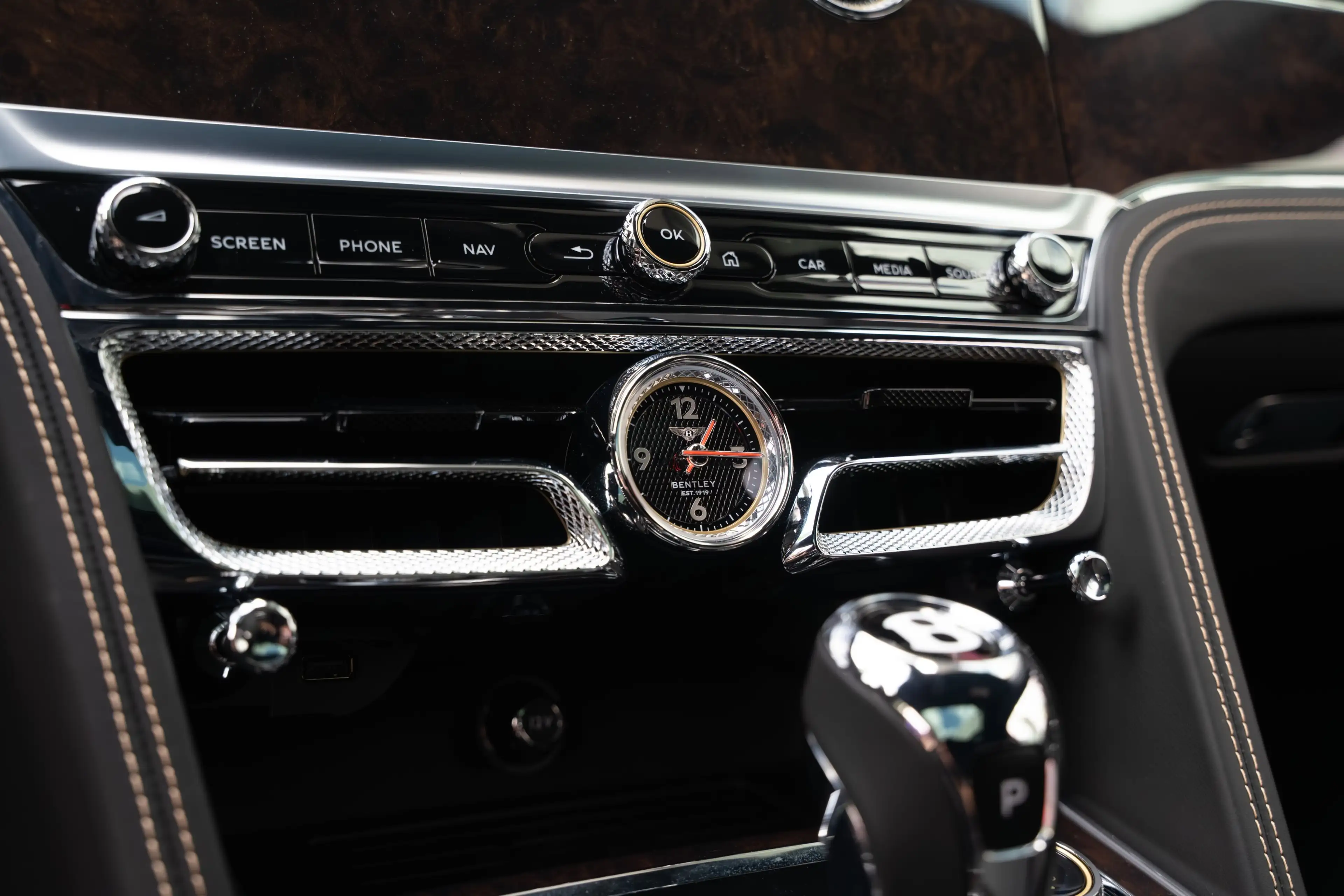 Bentley Flying Spur W12 Mulliner Driving Spec — photo 15