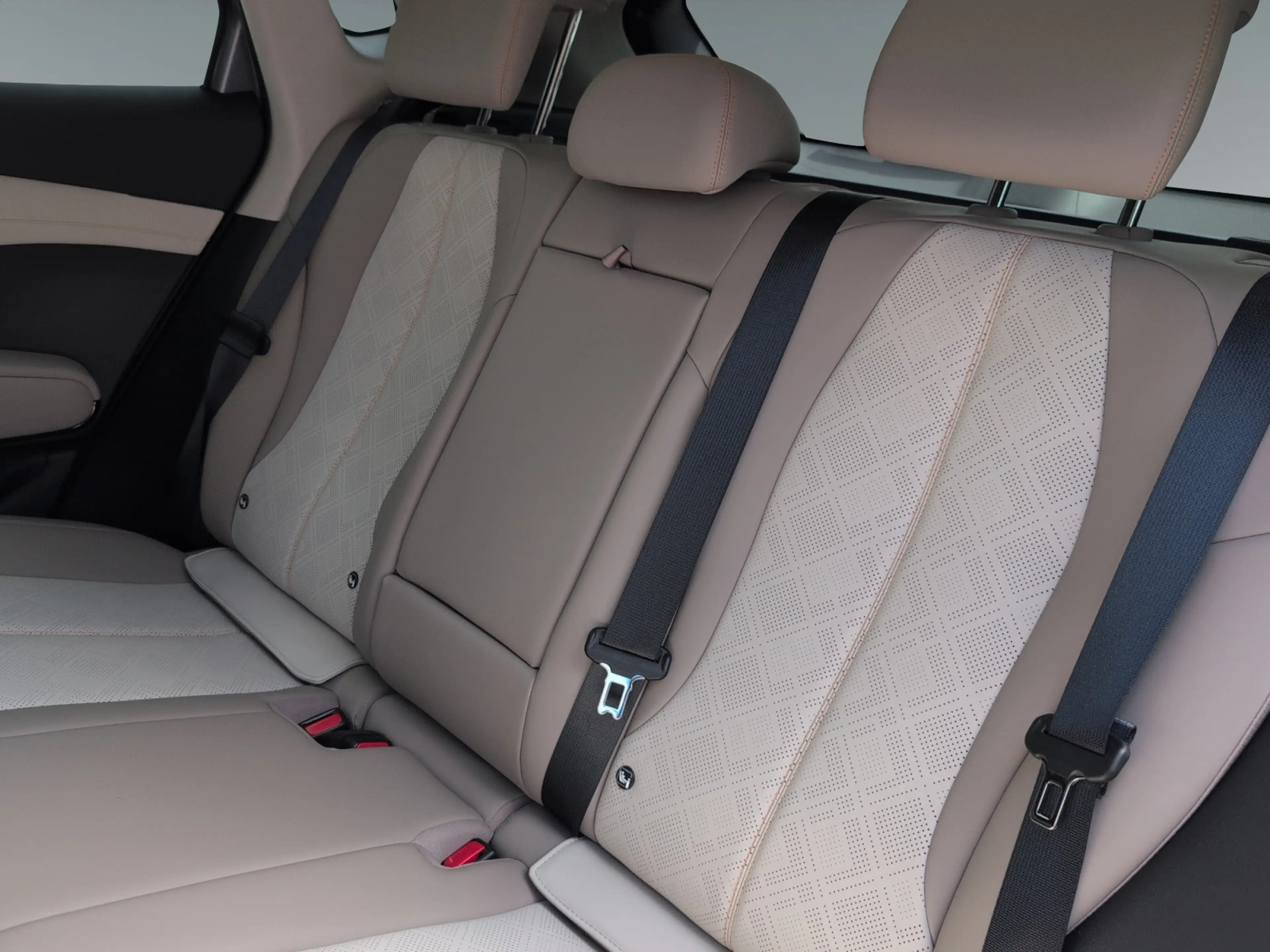 BYD Atto 3 ATTO 3 EVO Design — photo 13