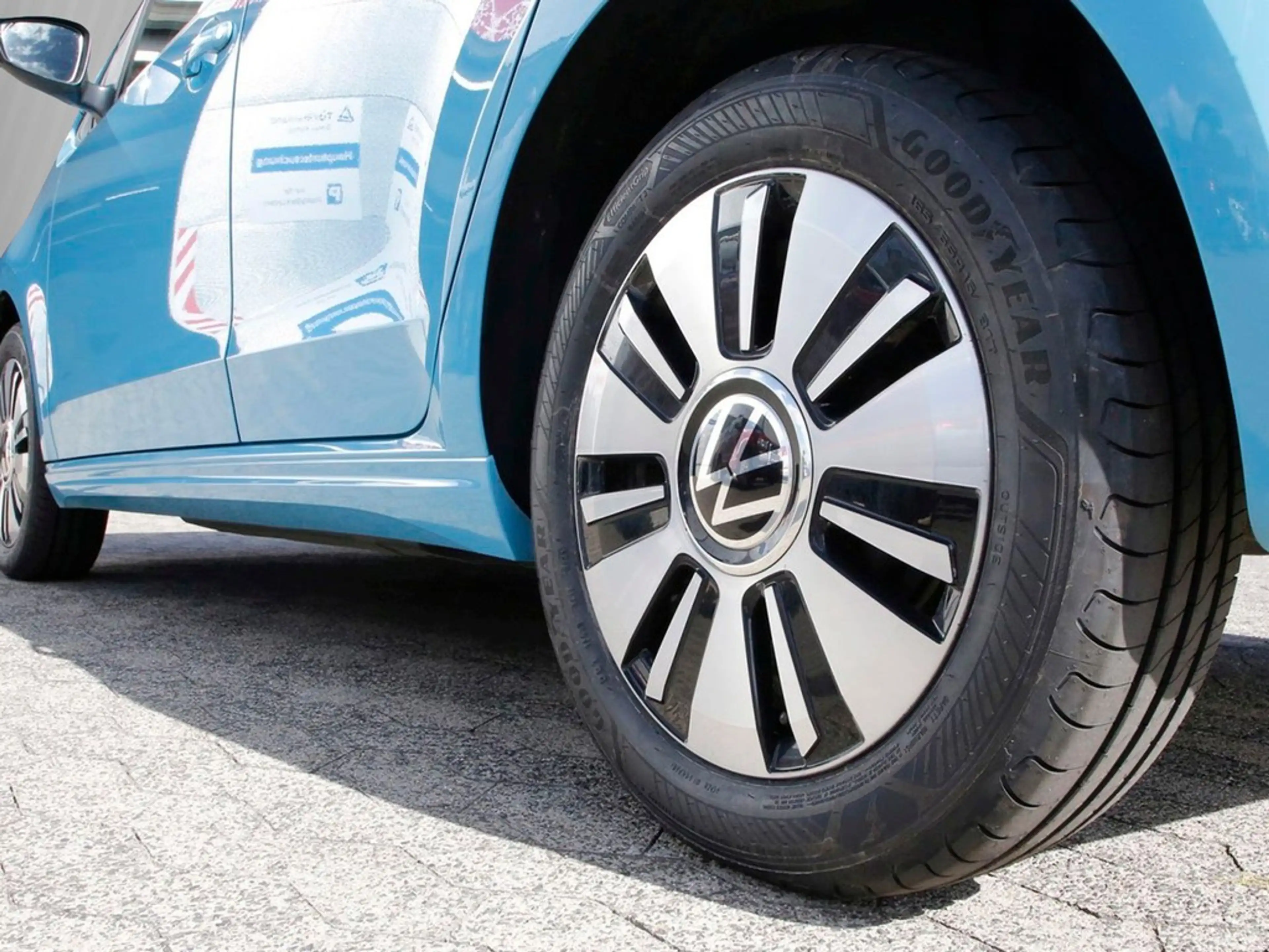 Volkswagen e-up! Max 15" Sitzheizung Rückfahrkamera DAB — photo 5