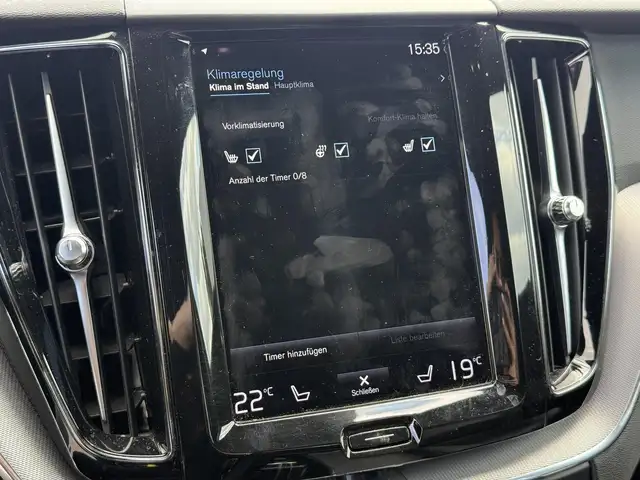 Volvo XC60 view 10