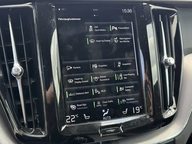Volvo XC60 view 11