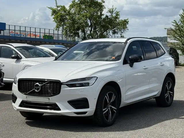 Volvo XC60 view 3