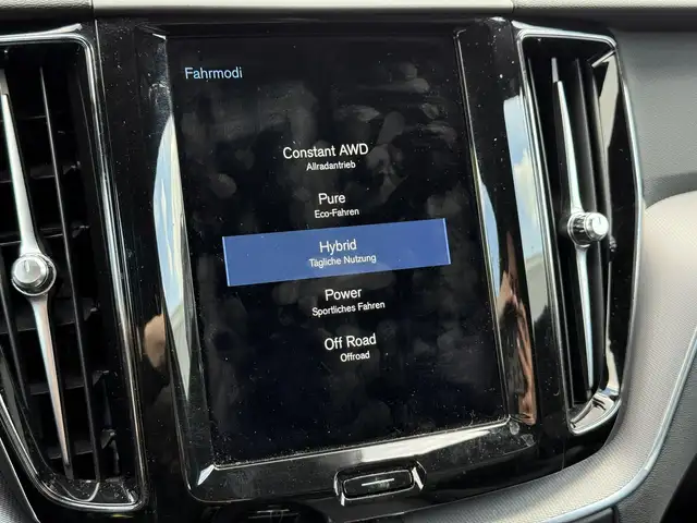 Volvo XC60 view 9