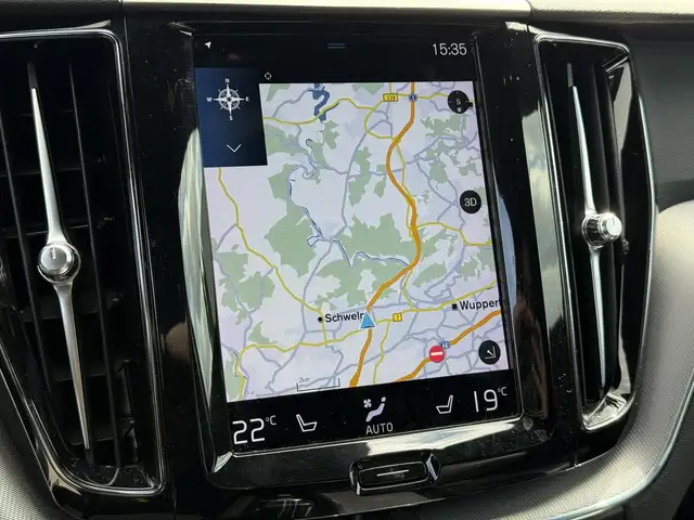 Volvo XC60 view 6