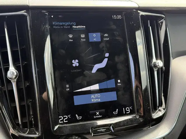 Volvo XC60 view 7