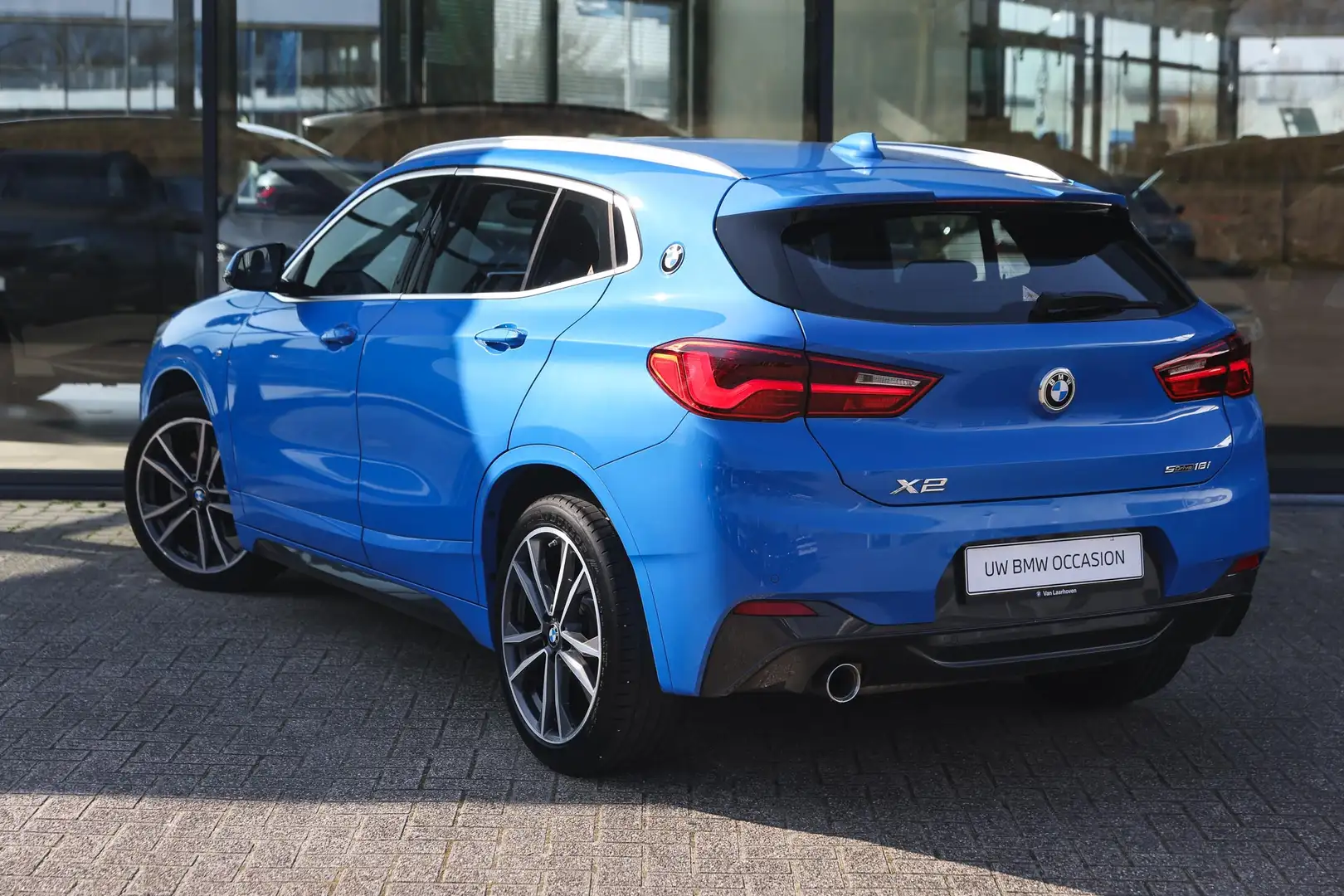 BMW X2 sDrive18i High Executive M Sport Automaat / Sports Blauw - 2