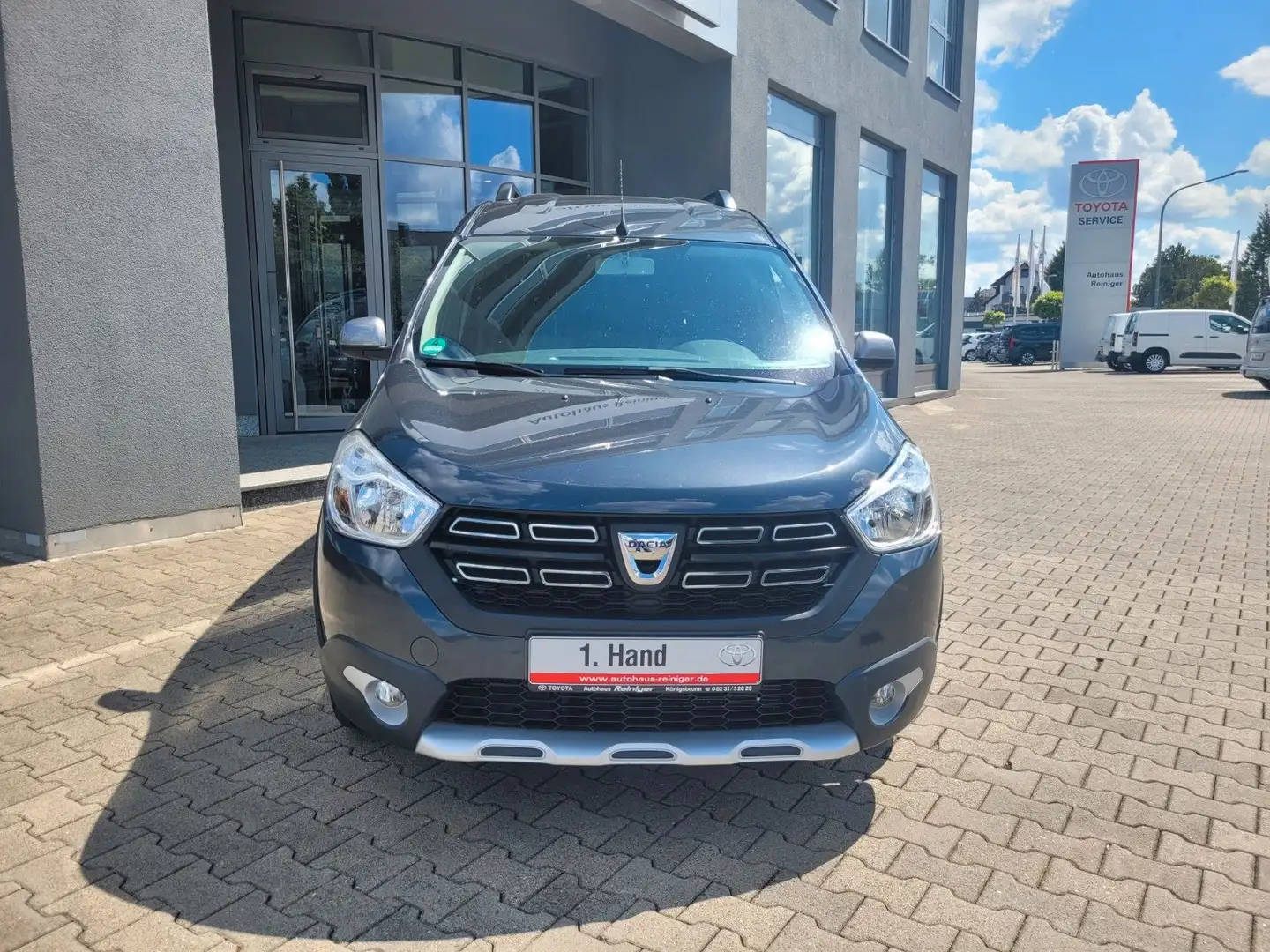 Dacia Dokker Stepway Plus Turbo*1.Hd,SHZ,PDC,RFK,Navi* Grau - 2