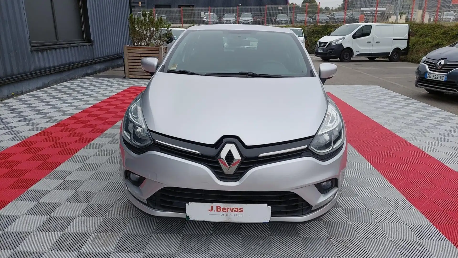 Renault Clio IV dCi 90 Energy 82g Business Gris - 2