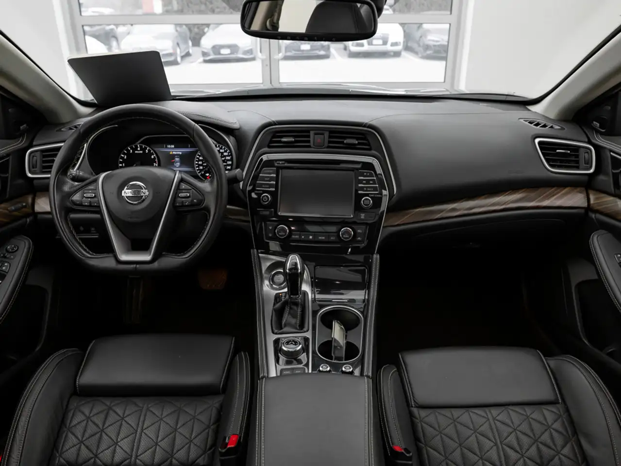 Nissan Maxima снимка Nissan Maxima