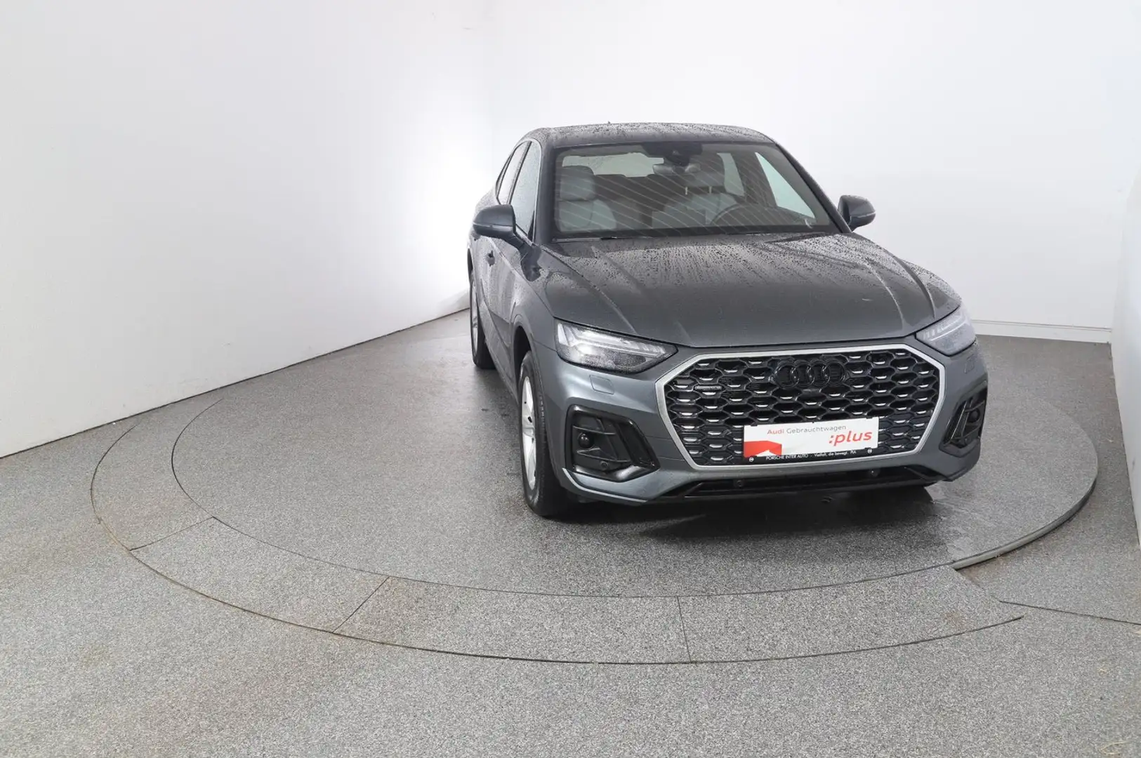 Audi Q5 50 TFSI e quattro S line Grau - 2