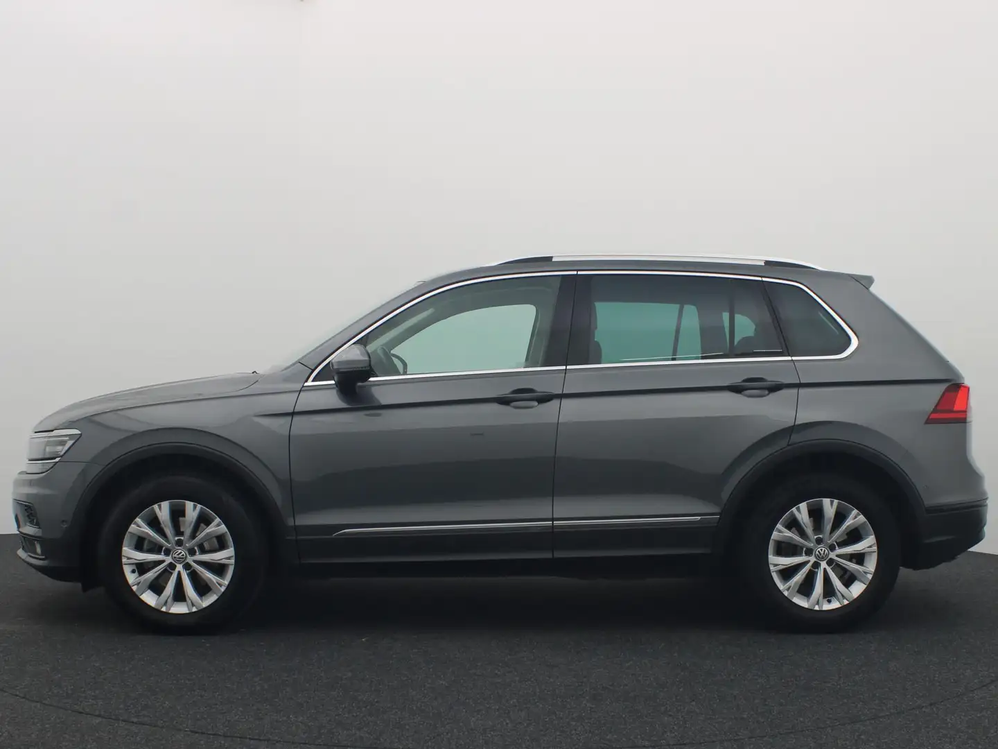 Volkswagen Tiguan 1.4 TSI ACT Comfortline Business FACELIFT / TREKHA Grijs - 2