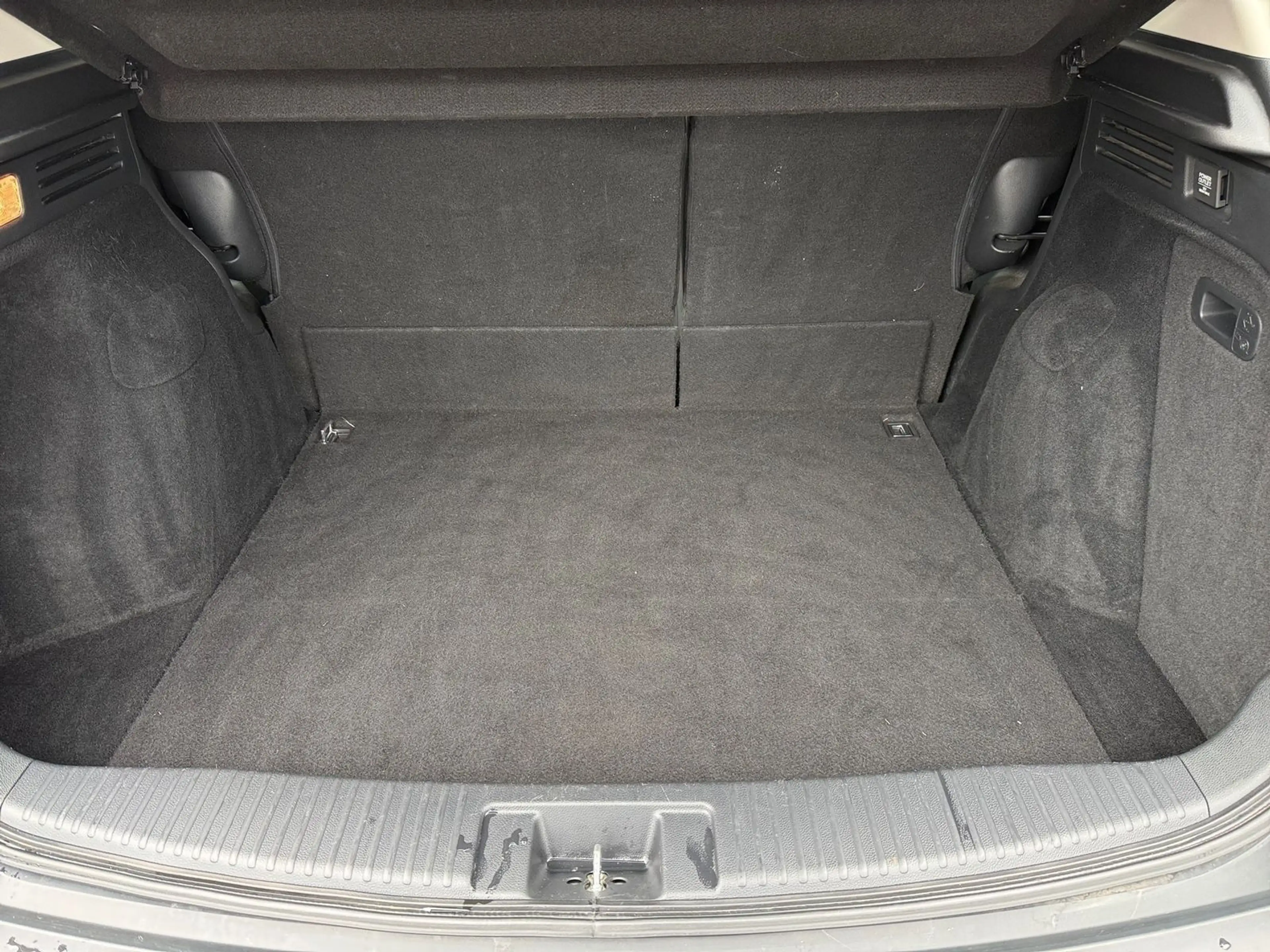 Honda HR-V 1.5 Comfort AHK Tempomat Sitzheizung PDC — photo 9