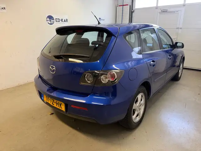 Mazda Mazda3 view 6