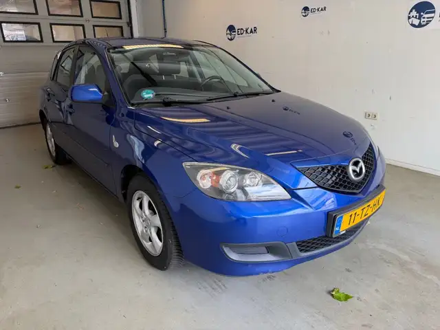 Mazda Mazda3 view 5