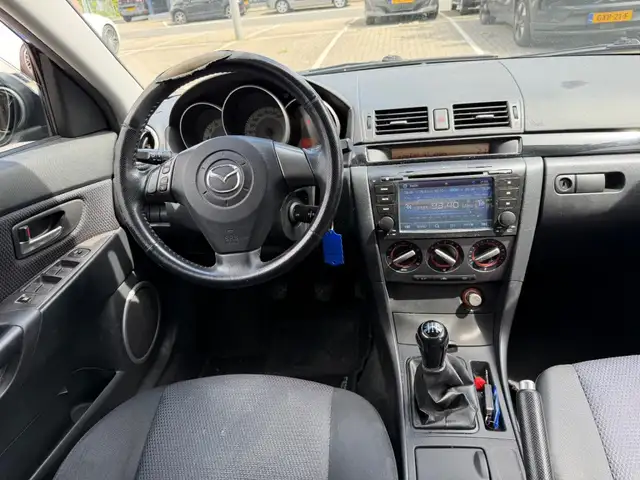Mazda Mazda3 view 2