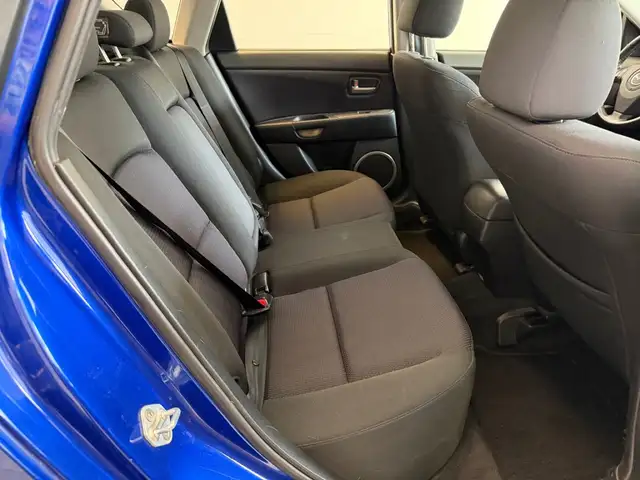 Mazda Mazda3 view 11