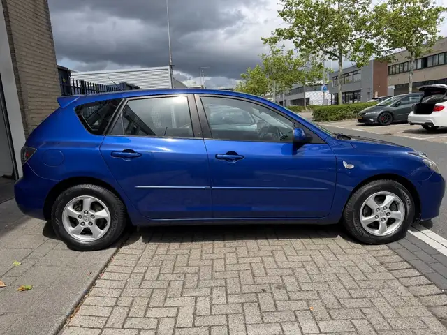 Mazda Mazda3 view 15