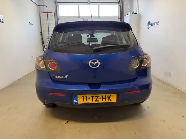 Mazda Mazda3 view 7