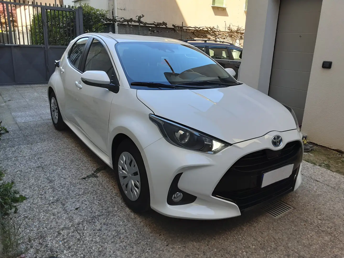 Toyota Yaris 1.5 Hybrid *UNIPROPRIETARIO-AUTOMATICO* Blanc - 1