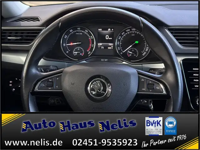 Skoda Superb view 12