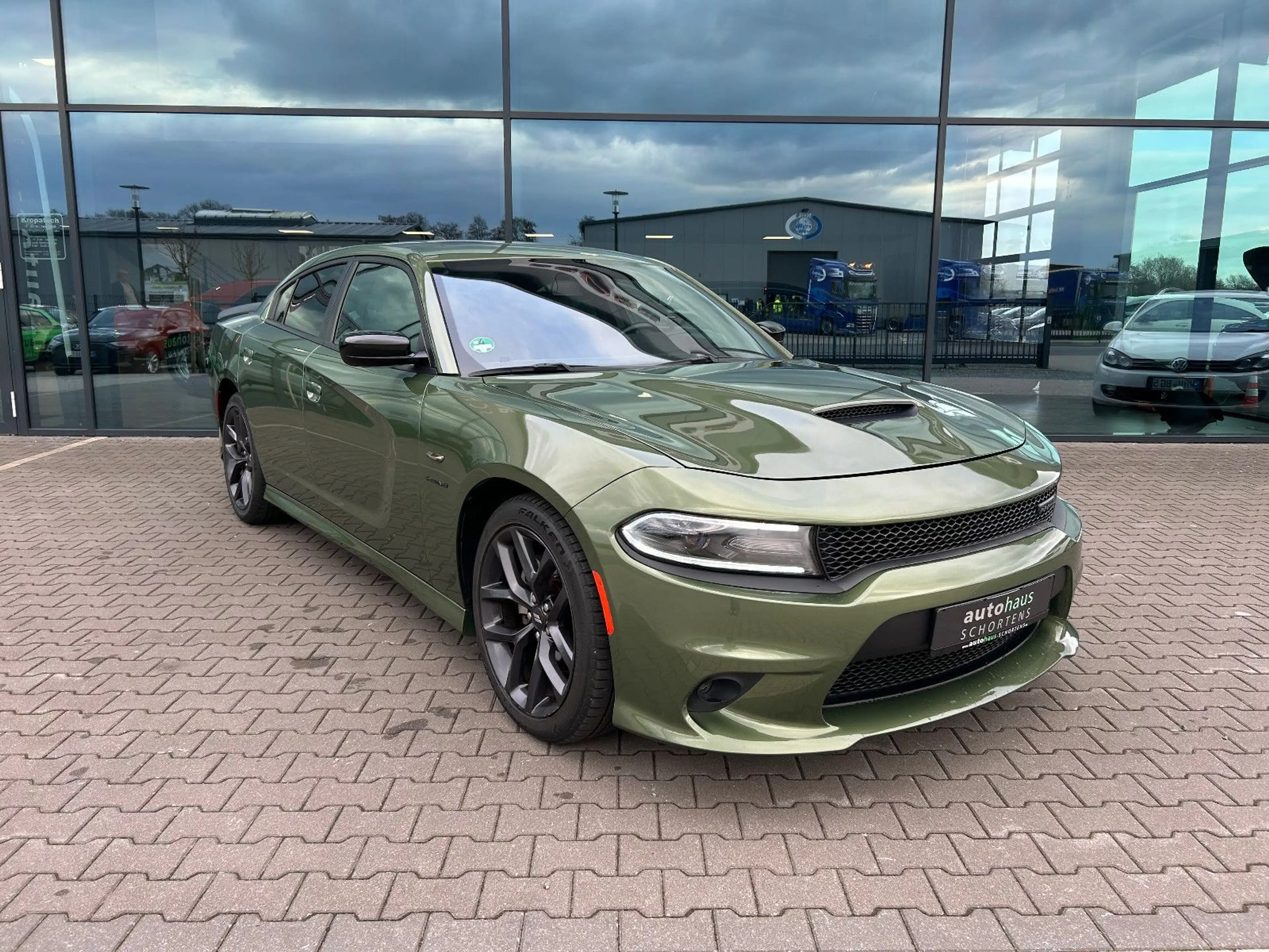 Dodge Charger 5.7L R/T Blacktop *SCHIEBEDACH*TEMP*20" — photo 3