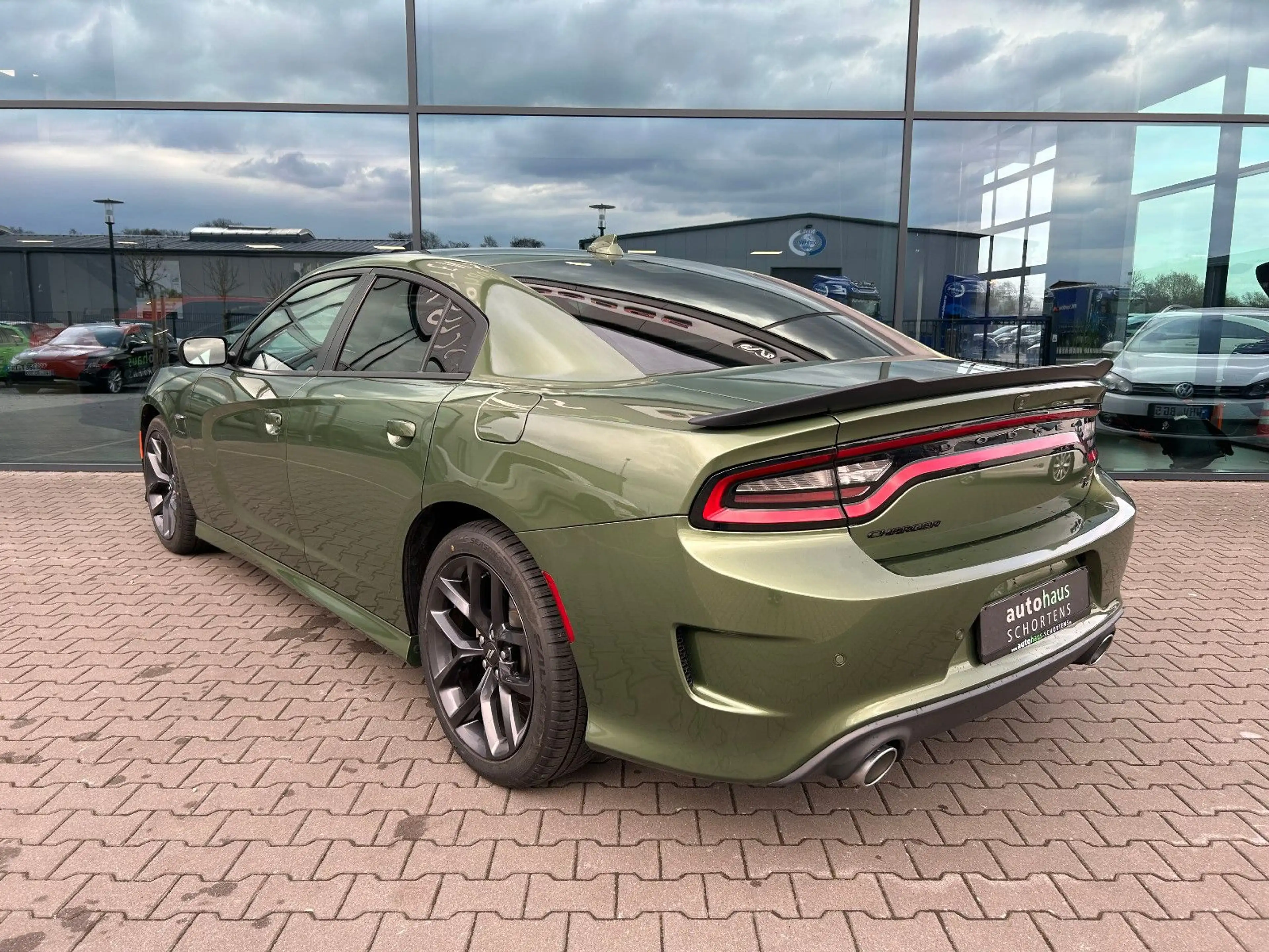 Dodge Charger 5.7L R/T Blacktop *SCHIEBEDACH*TEMP*20" — photo 4