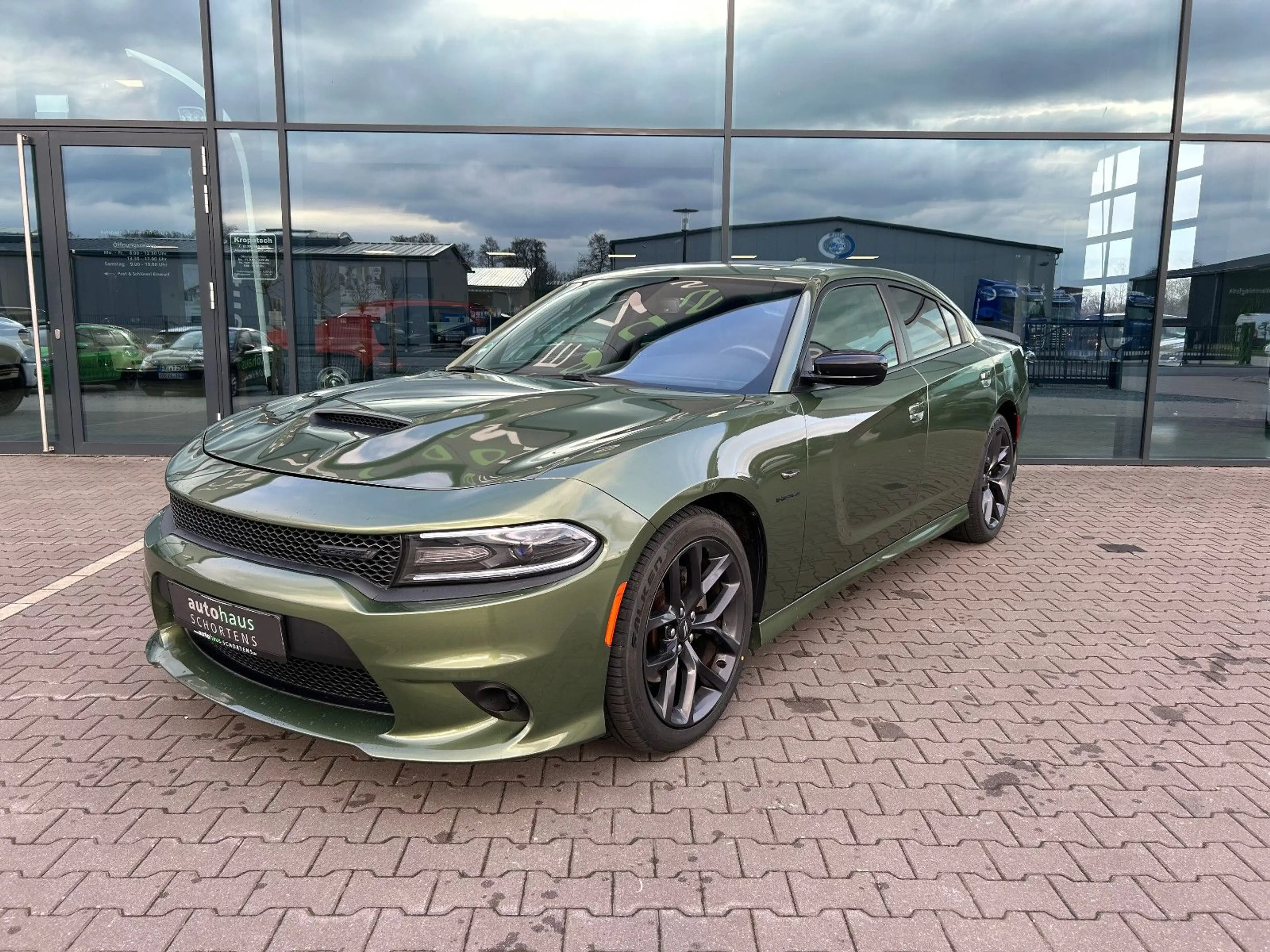 Dodge Charger 5.7L R/T Blacktop *SCHIEBEDACH*TEMP*20"