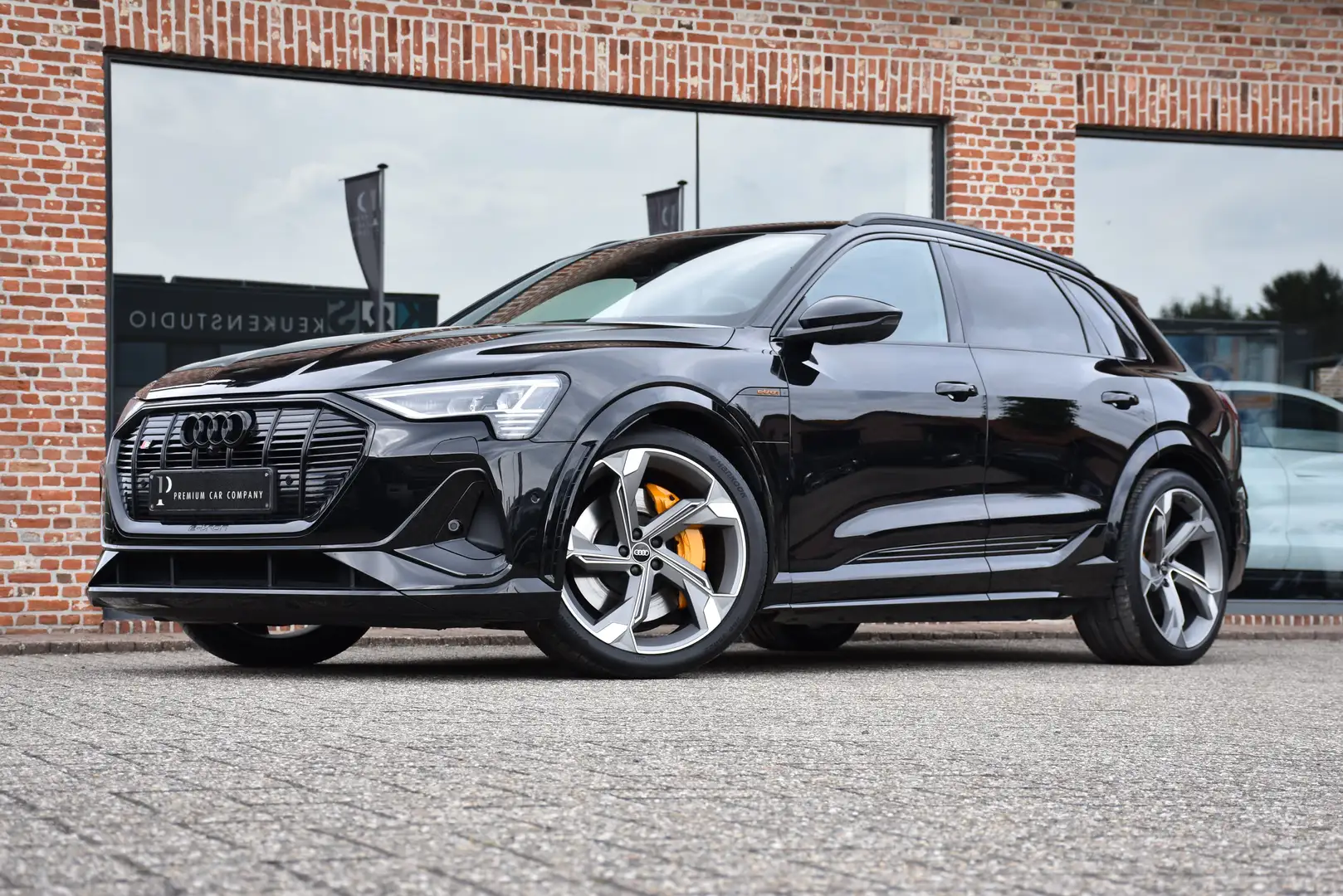 Audi e-tron 95 kWh Quattro S|Luchtvering|Panodak| FULL BLACK! Noir - 1