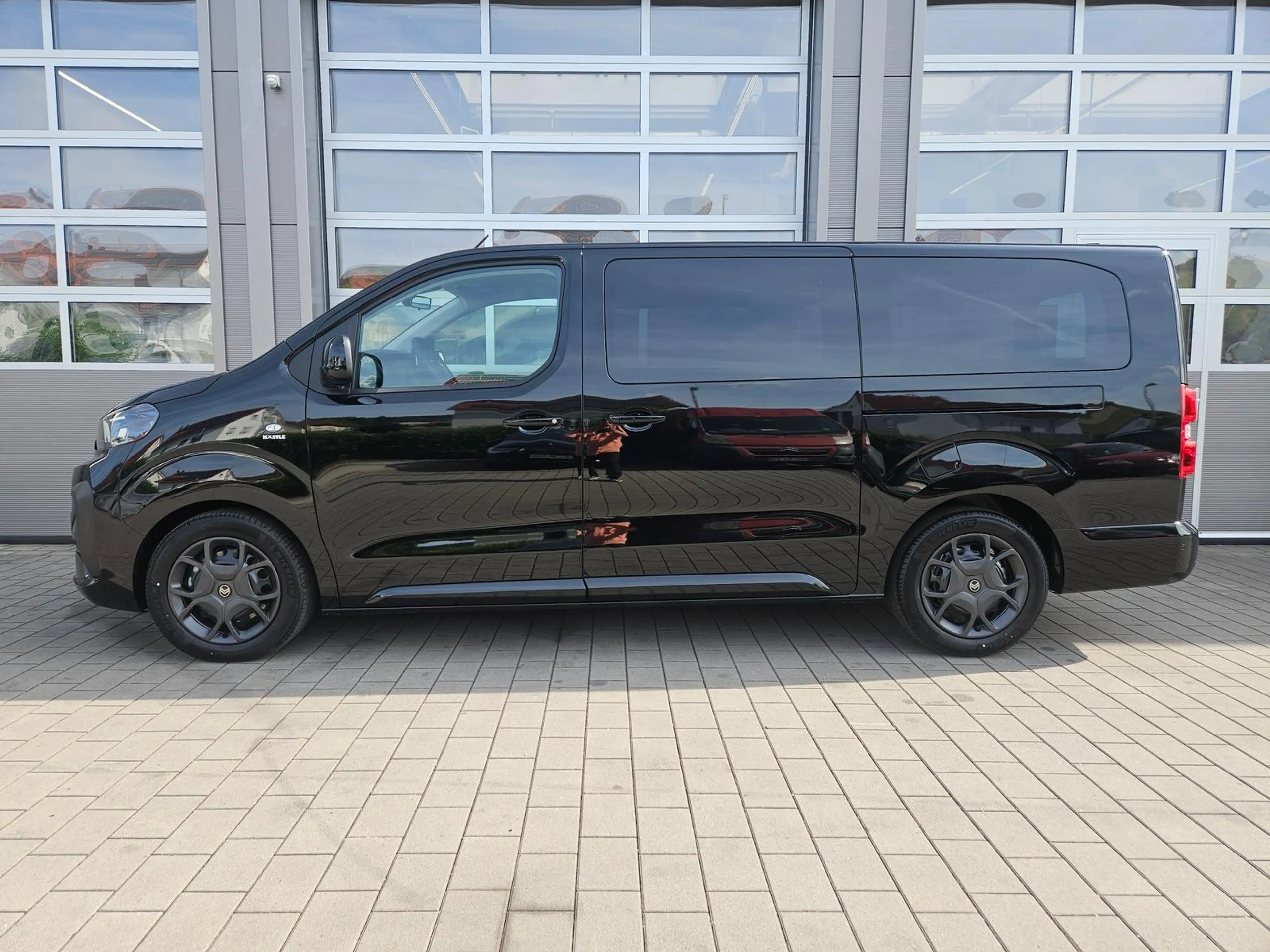 Citroen Spacetourer Plus XL B-HDi 180 *8-Sitzer*AHK*SHZ*Kamera* — photo 4
