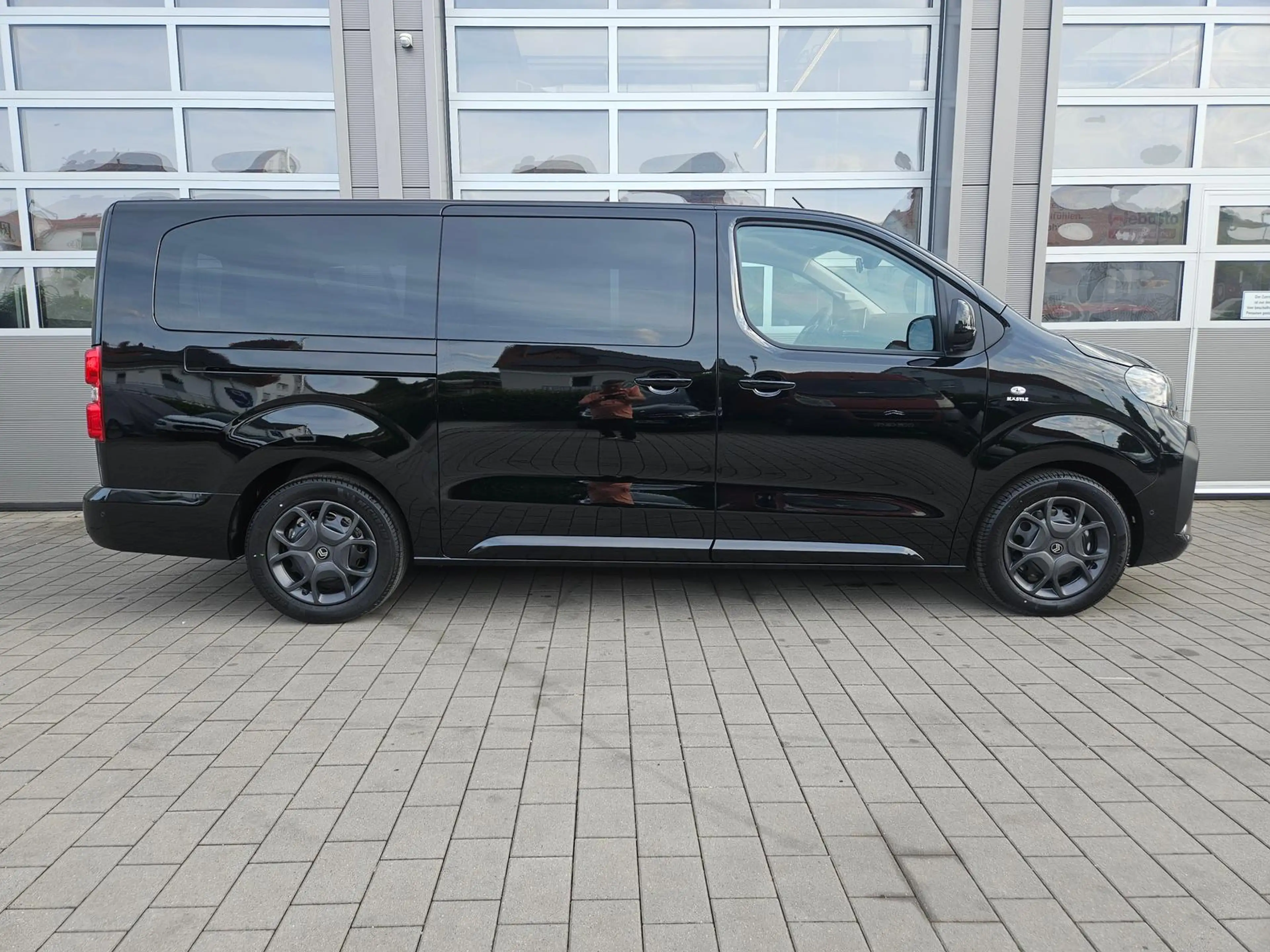 Citroen Spacetourer Plus XL B-HDi 180 *8-Sitzer*AHK*SHZ*Kamera* — photo 3