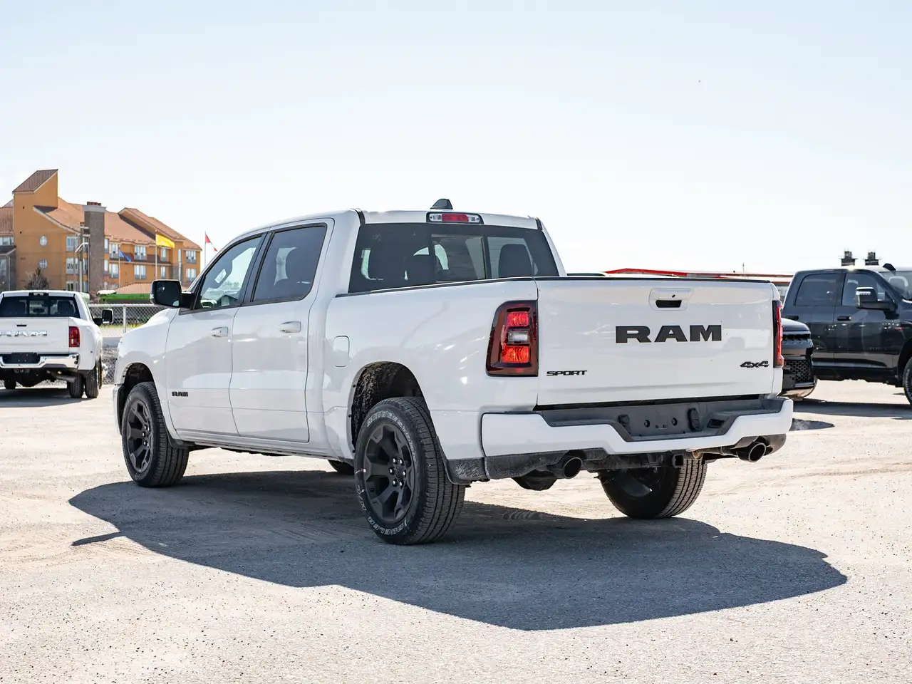 RAM 1500 снимка RAM 1500