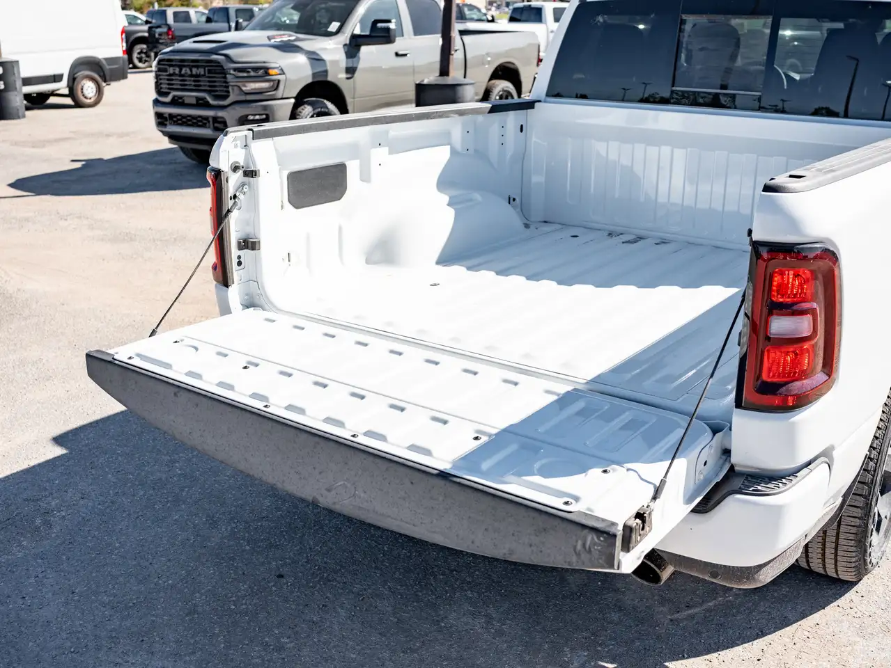 RAM 1500 снимка RAM 1500