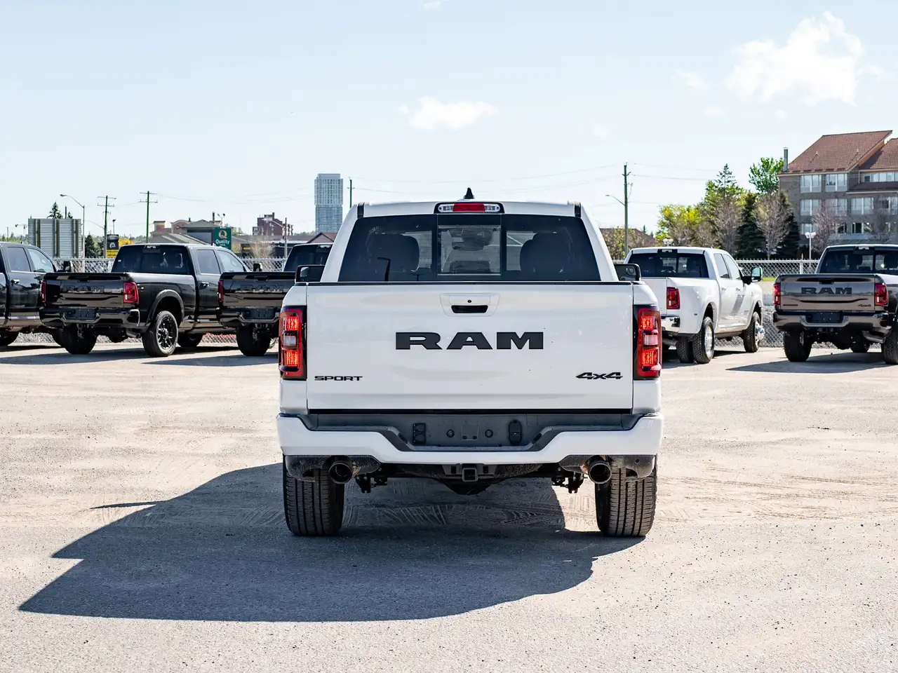 RAM 1500 снимка RAM 1500