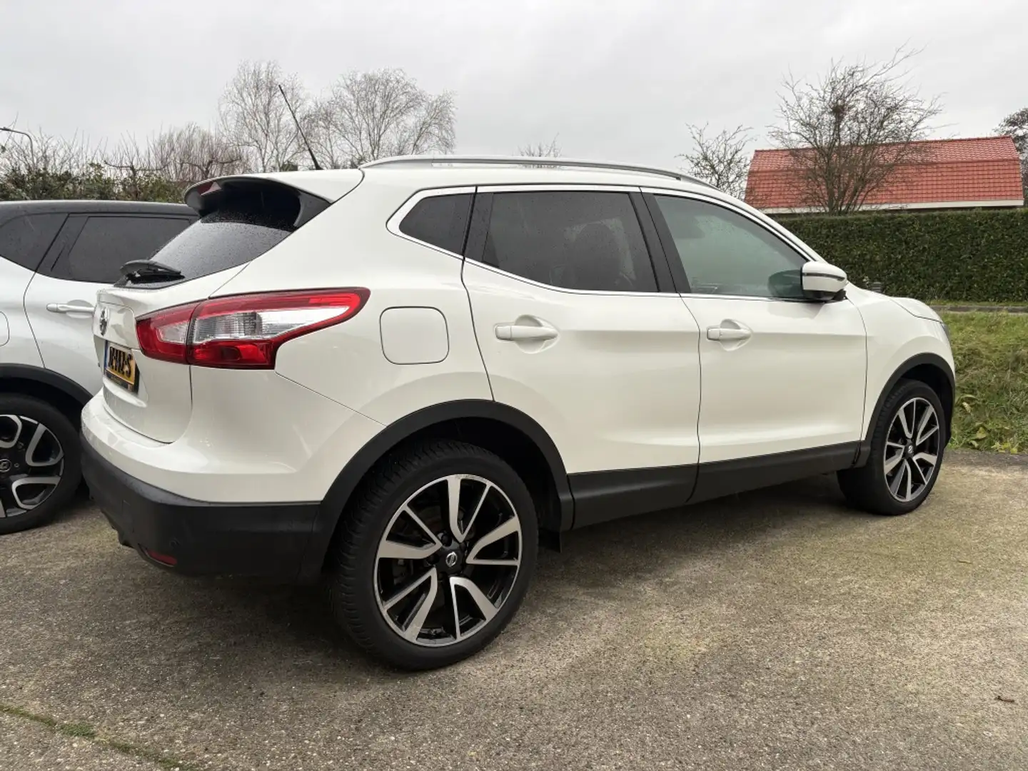Nissan Qashqai 1.2 Tekna Navi | Leder | Panorama | 360 camera | W Blanc - 2