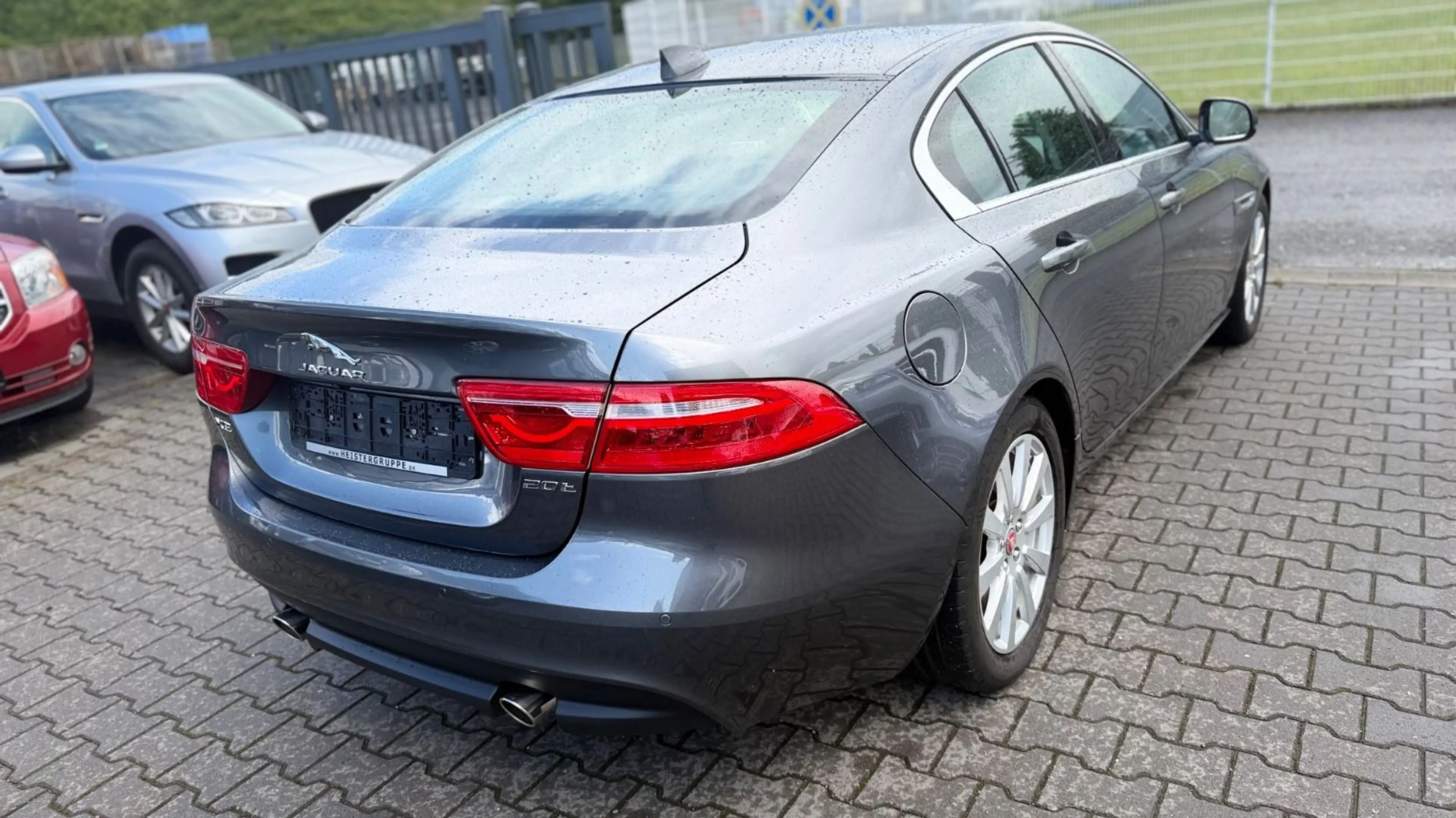 Jaguar XE 2.0 Turbo Prestige Autom/Navi+R.Camera/SO+WR — photo 3