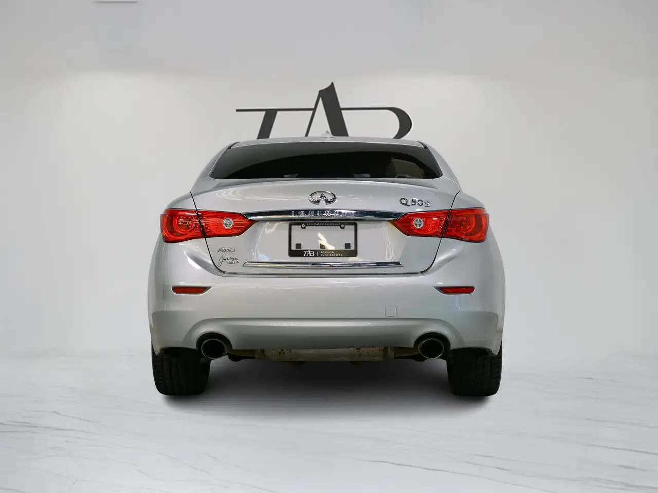 Infiniti Q50 снимка Infiniti Q50