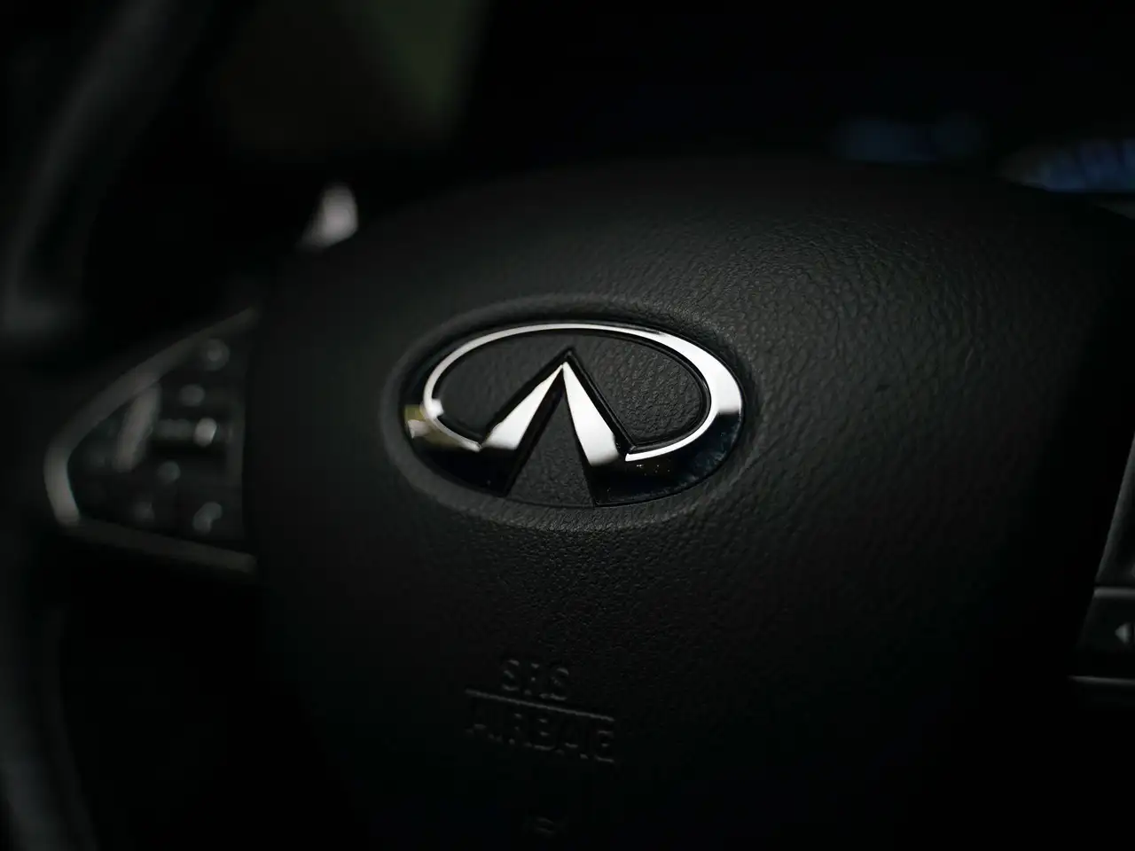 Infiniti Q50 снимка Infiniti Q50