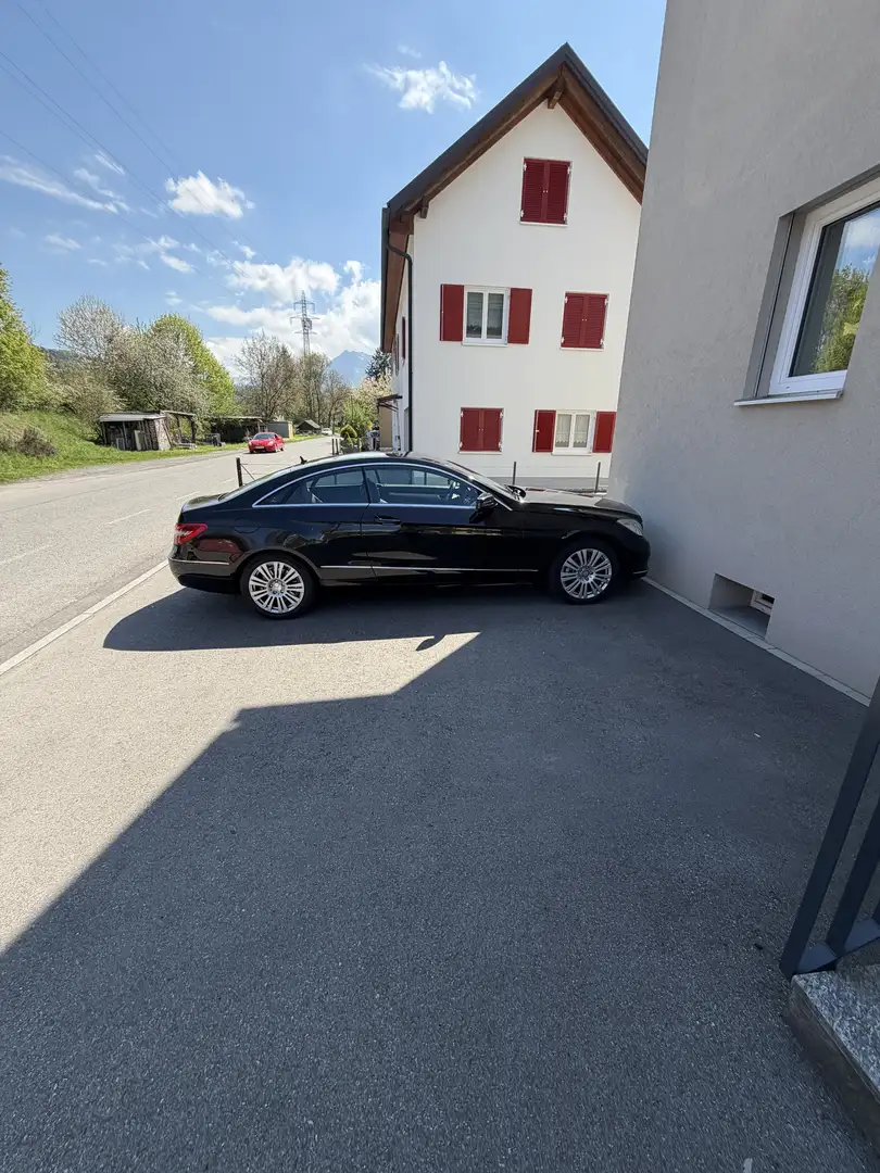 Mercedes-Benz E 250 E 250 CGI BlueEfficiency Schwarz - 2