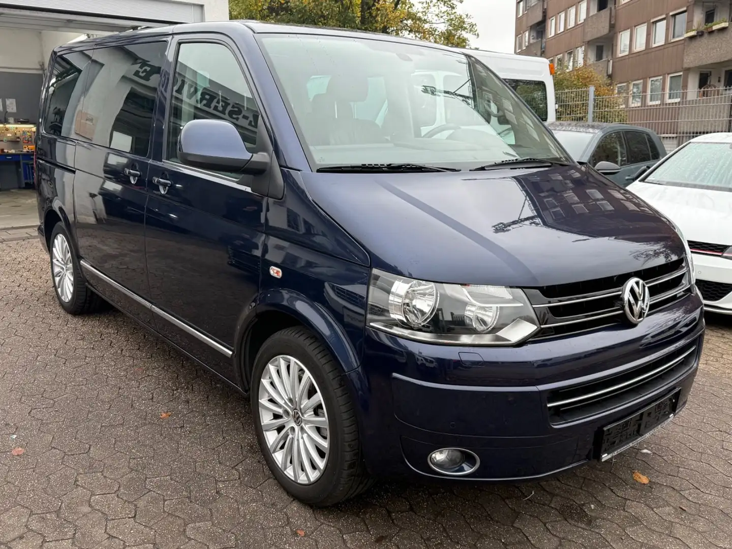Volkswagen T5 Multivan *Navi*Ahk*7-Sitzer*Tisch Bleu - 2
