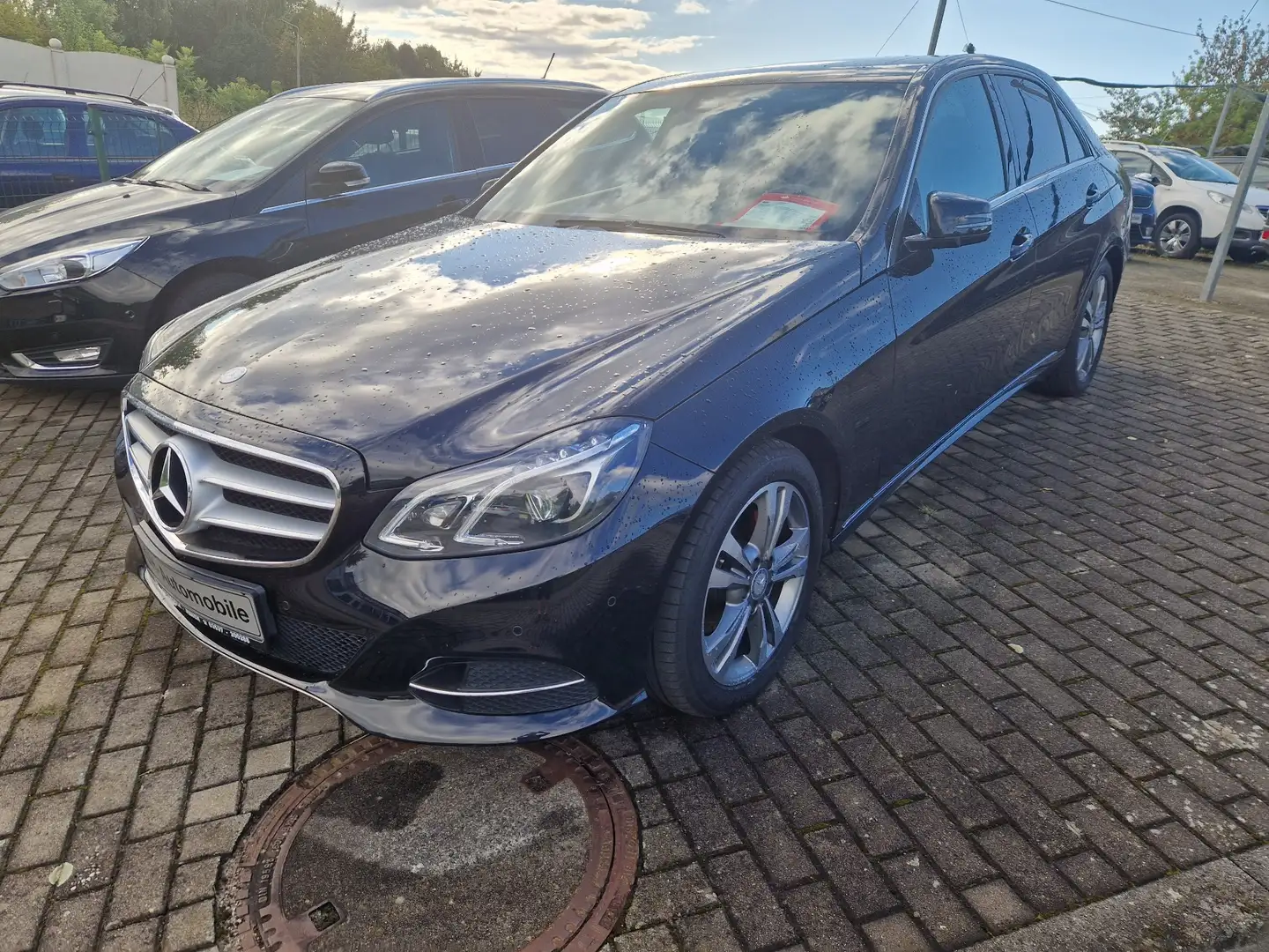 Mercedes-Benz E 220 BlueTEC-Matrix+Leder+Navi+LED+Kamera+SHZ+el. SDach Schwarz - 1