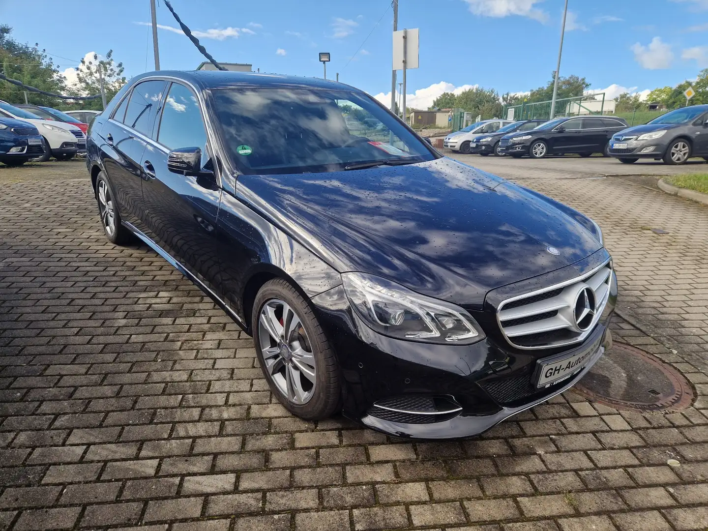 Mercedes-Benz E 220 BlueTEC-Matrix+Leder+Navi+LED+Kamera+SHZ+el. SDach Schwarz - 2