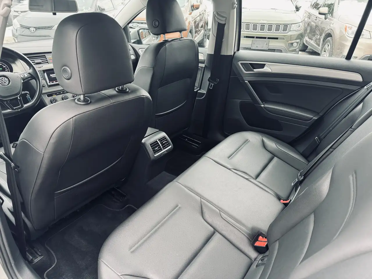 Volkswagen Golf photo Volkswagen Golf