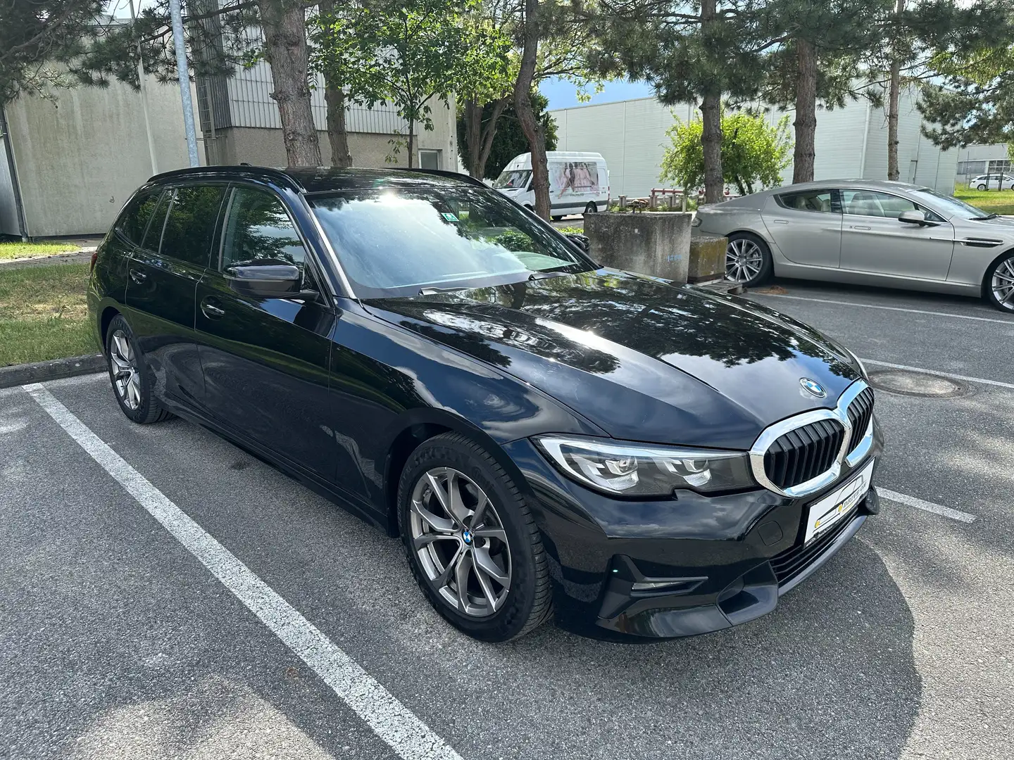 BMW 320 xDrive*140kW*Sportline*Live Cockpit*Dachhimmel ant Schwarz - 2
